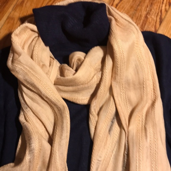 Scarf - Picture 3 of 8
